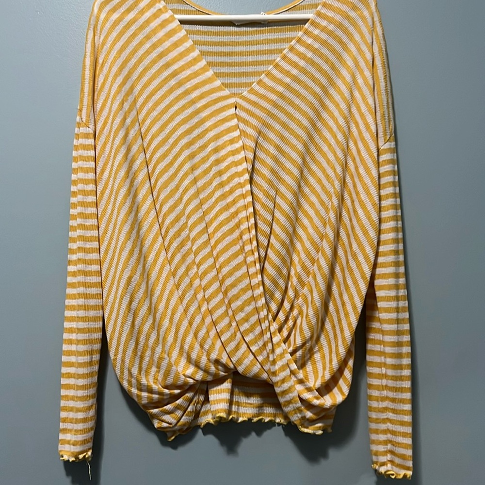 Long Sleeve lettuce trim Flowy top